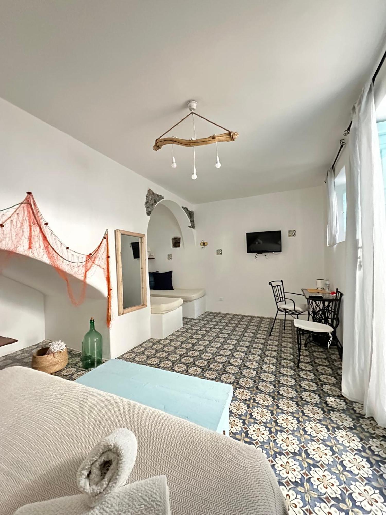 Bed and breakfast Antica Dimora Santa Marina Salina Extérieur photo