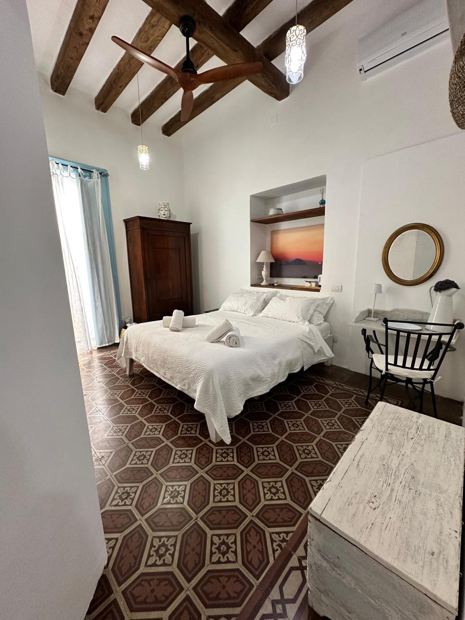 Bed and breakfast Antica Dimora Santa Marina Salina Extérieur photo
