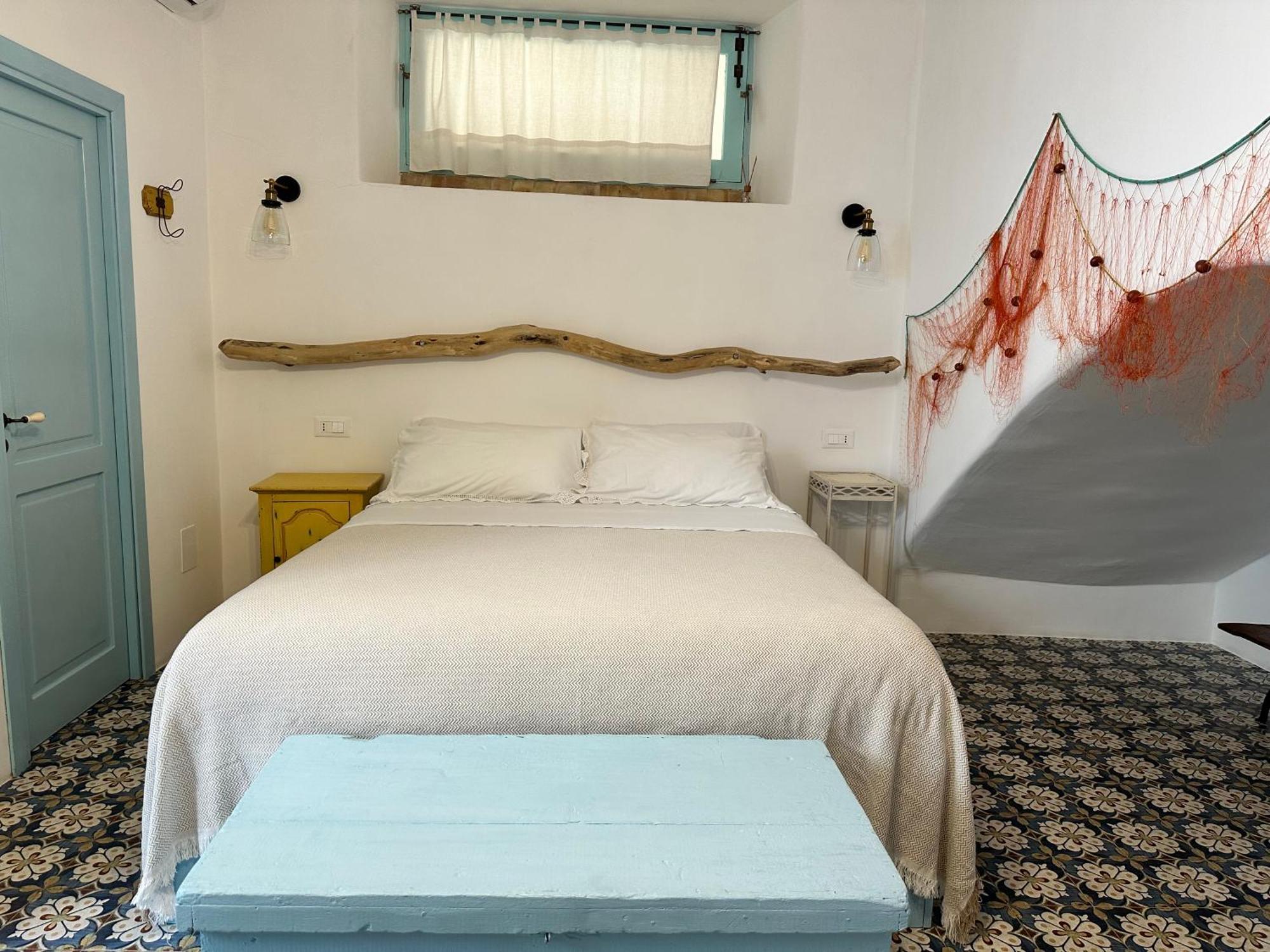 Bed and breakfast Antica Dimora Santa Marina Salina Extérieur photo