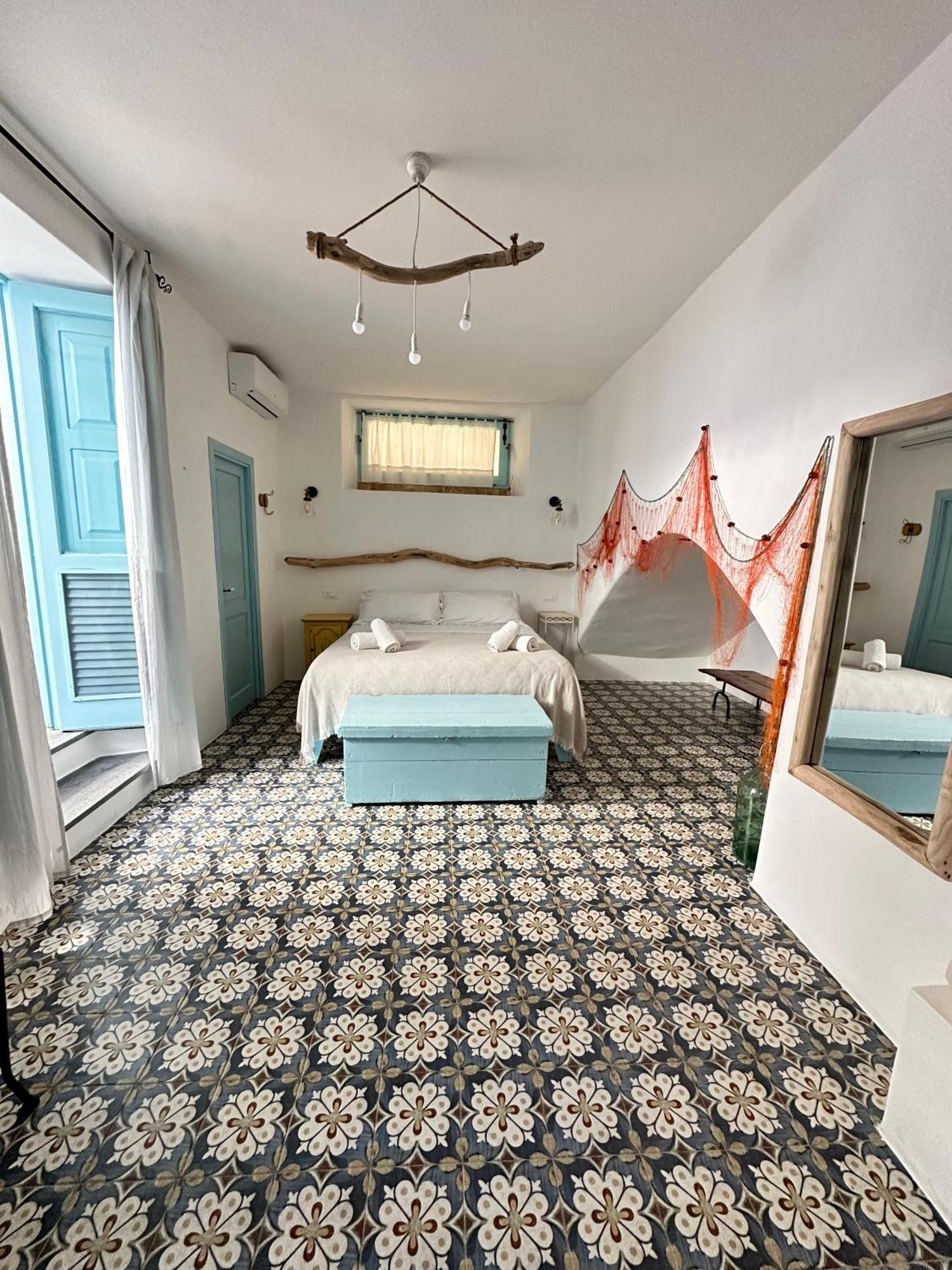 Bed and breakfast Antica Dimora Santa Marina Salina Extérieur photo
