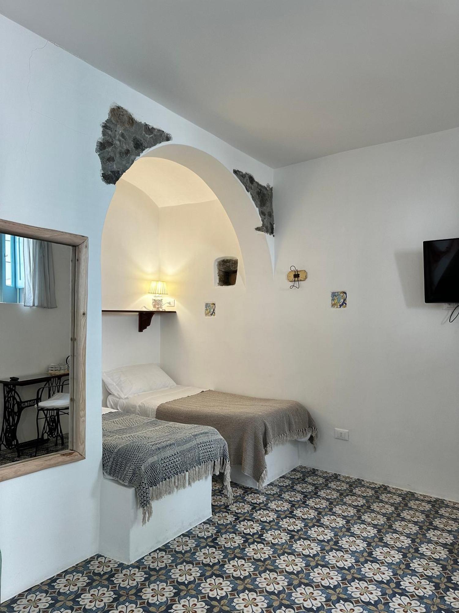 Bed and breakfast Antica Dimora Santa Marina Salina Extérieur photo
