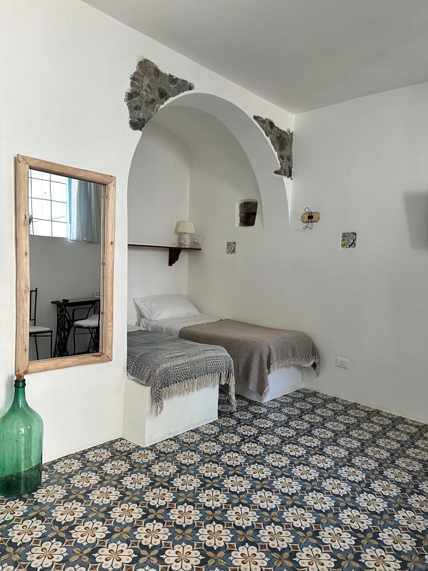 Bed and breakfast Antica Dimora Santa Marina Salina Extérieur photo